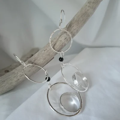 Boho Noir - Χειροποίητοι ασημένιοι κρεμαστοί κρίκοι με Όνυχα