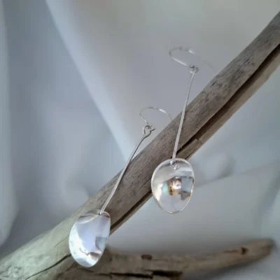 Silver Motion – Minimal Ασημένια Σκουλαρίκια με Οβάλ Στοιχείο