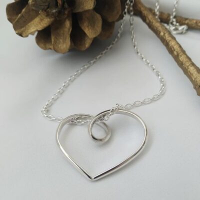 Heart-strings necklace-χειροποίητο ασημένιο  κολιέ με καρδιά
