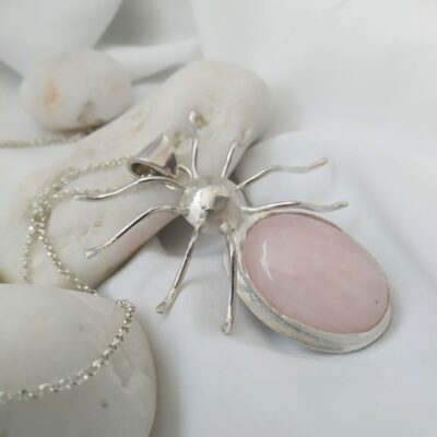 Quartz spider