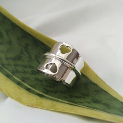 Loren- χειροποίητο ασημένιο δαχτυλίδι με καρδιές