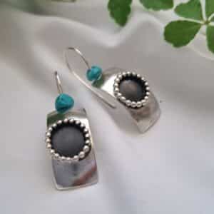 Orbit Earrings – Arizona Touch Χειροποίητα ασημένια σκουλαρίκια ,φτιαγμένα από ασήμι 925 με οξειδωμένο φινίρισμα.