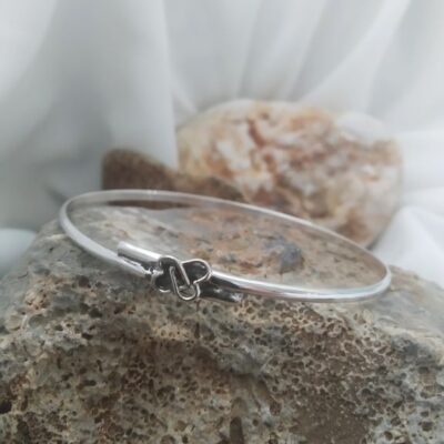 Twin hearts- Χειροποίητο Ασημένιο Bangle με Δύο Καρδιές