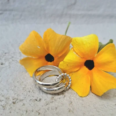 Union Lines- χειροποίητες  ασημένιες βέρες ενωμένες με κρίκο